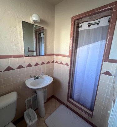 Lindsay Hotel | Trend Motel, RV Park