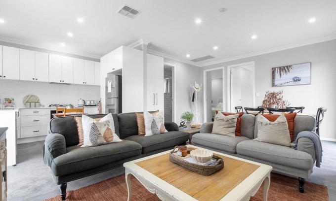 Old Erowal Bay House | Trending on Tibbles