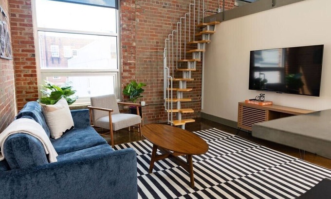 Roanoke Apartment | Trendy 1 BR loft apt downtown with exposed brick