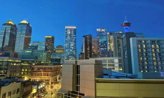 Beltline Condo | Trendy 2BR condo with downtown Calgary views, ideal for stylish getaways!