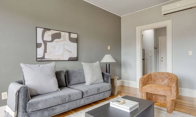 Back Bay Apartment | Trendy Back Bay 1BR w/W/D nr Newbury St, by Blueground