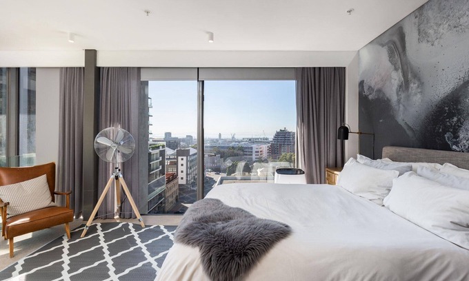 Cape Town City Centre Apartment | Trendy De Waterkant Loft In De Waterkant