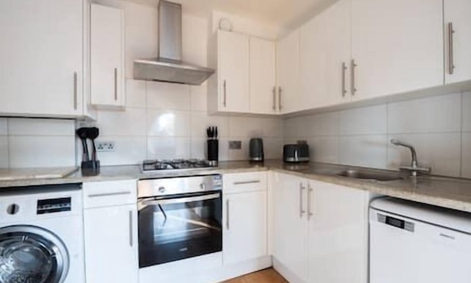 De Beauvoir Apartment | Trendy East London Flat (SH8)