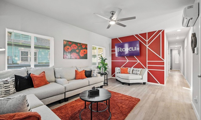 New Era Park House | Trendy Escape in the Heart of Sacramento!