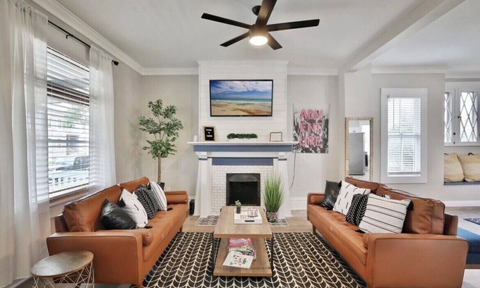 Olde Towne East House | ★ Trendy Spot Newly Remodeled in the <3 of it all!