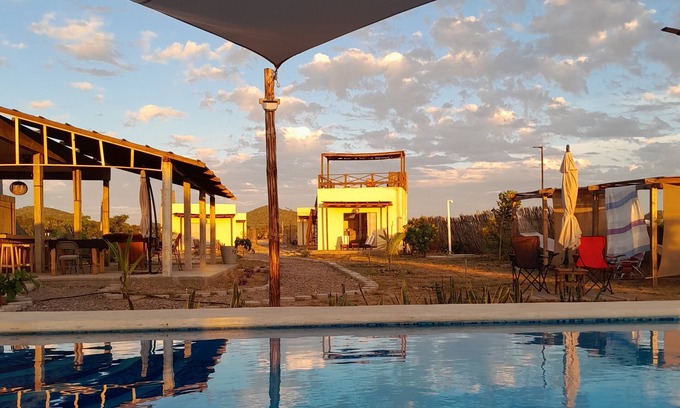 Elota Hotel | Tres Velas Surf