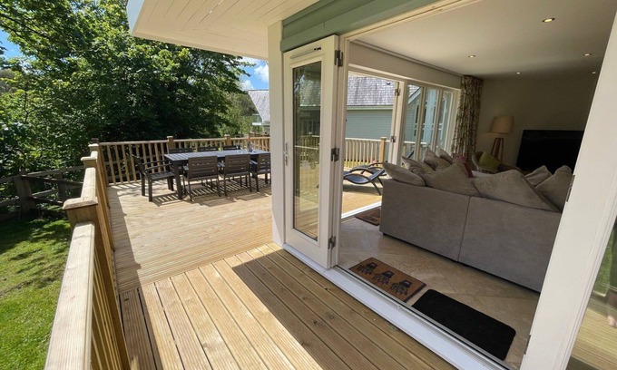 St Austell Cottage | Trewhiddle Villa 12 - a trewhiddle that sleeps 7 guests in 4 bedrooms