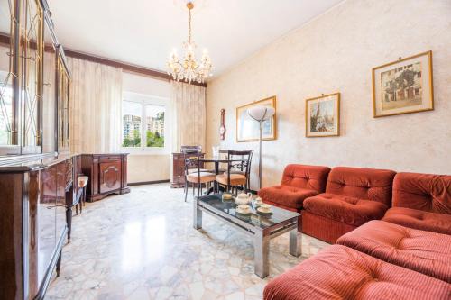 Marassi Apartment | Trilocale con Vista - 10 Min Centro