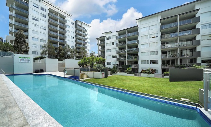 Spring Hill Apartment | Trilogy Residences