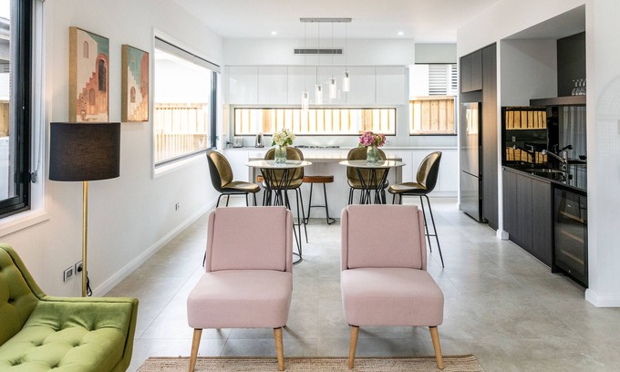 Morisset Park House | Trinity Point Drive: Residence in the heart of Trinity Point with stunning inground swimming pool