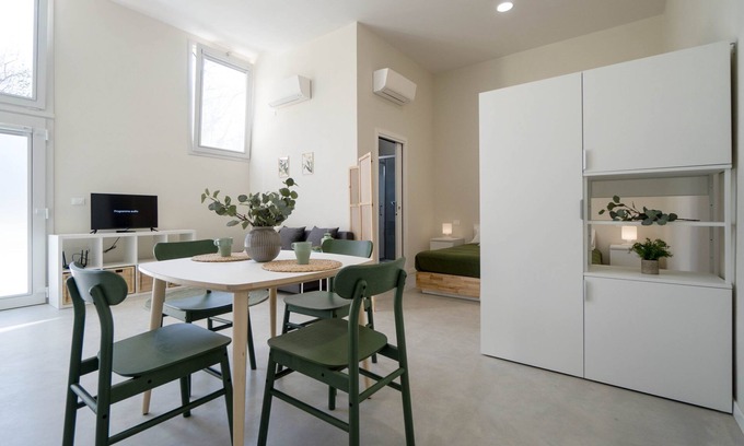 Castel San Pietro Terme Apartment | Triple room in Frassino Apartment