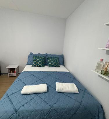 St. Ann's House | Triple room in North London