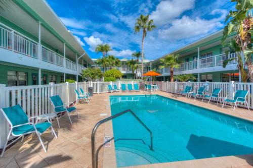 Treasure Island Apartment | Tropic Terrace Suite #44 - Beachfront Resort