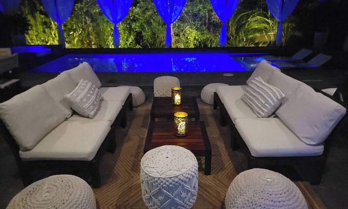 Bonita Springs House | Tropical 4-bedroom Oasis on the river with Pool and Jacuzzi in Bonita Springs