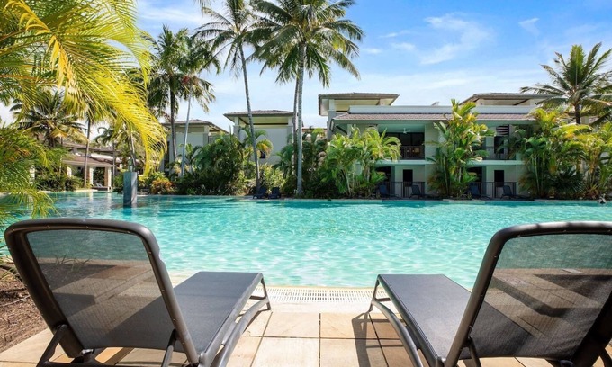 Port Douglas Resort | Tropical Bliss Swim out Resort Living