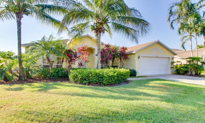 Biggar Villa | Tropical Family Home with WiFi, Deck, Private Pool and Convenient Location