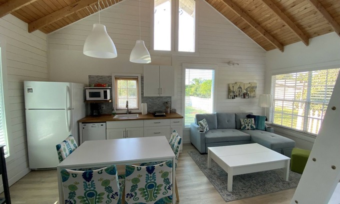 Homestead Cottage | Tropical Fruit Farm Retreat