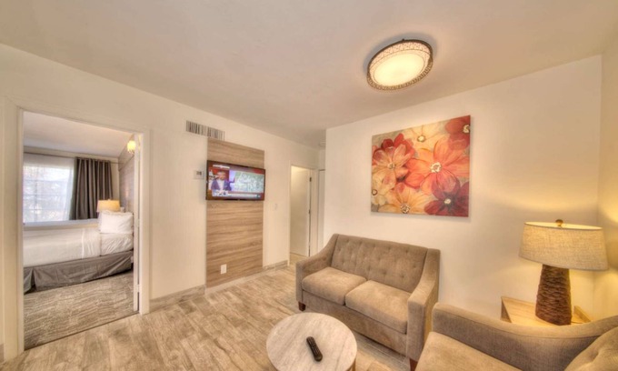 Pompano Beach Condo | Tropical Garden Escape Near Pompano Beach