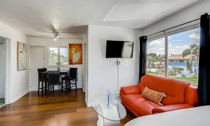 Palm Beach Shores Apartment | *Tropical Getaway in Singer Island * Sunny Studio*