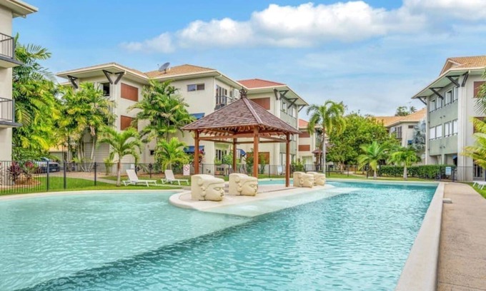 Clifton Beach Apartment | Tropical Oasis Resort style by the Beach