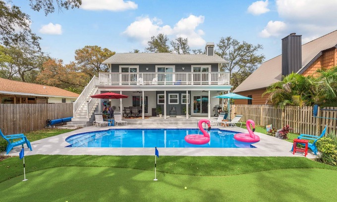 Tarpon Springs House | Tropical Oasis with Heated Pool