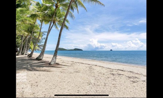 Palm Cove Apartment | Tropical paradise