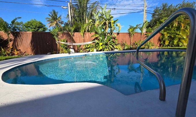 North Miami Beach House | Tropical pool retreat 10min to beach near MIA