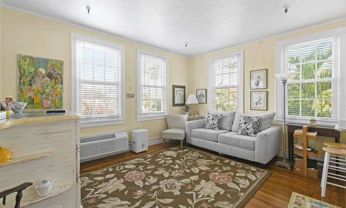 Palm Beach - West Palm Beach Condo | Tropical Provence 1 br 2268