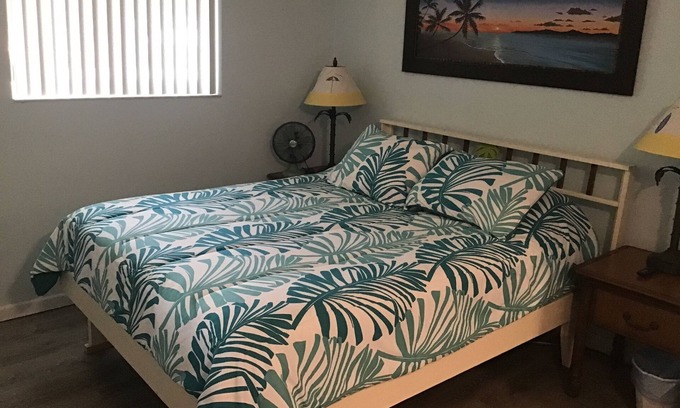 Largo House | Tropical Todd guest room is walkable to the beach! Total privacy and secure !