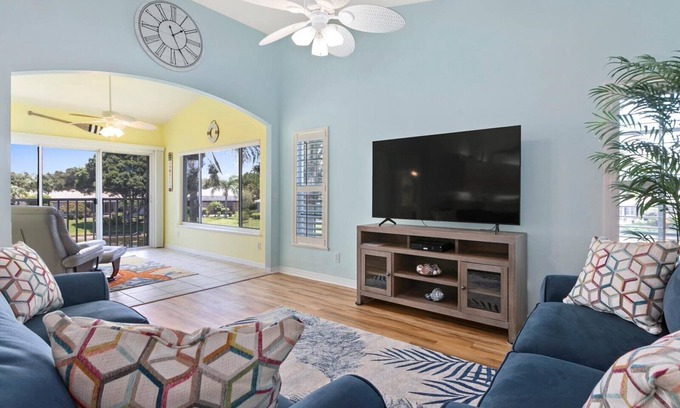 Plantation Condo | Tropical Venice Condo