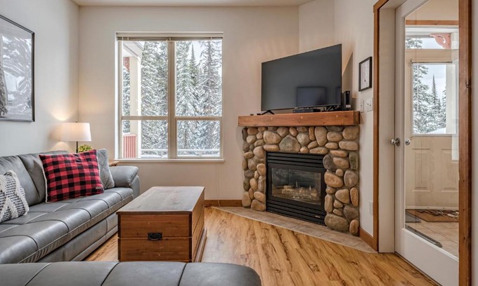 Silver Star Mountain Apartment | True North
