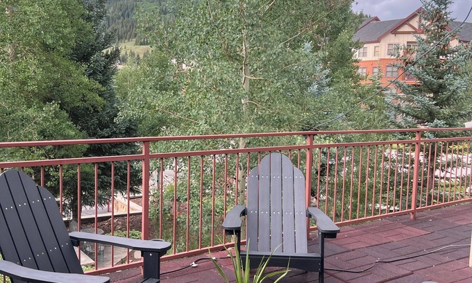 Copper Mountain House | True Ski/Golf-in-Ski-Out-Modern Luxury-Hot Tub