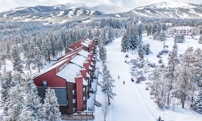 Peak 8 Condo | True ski-in/ski-out on 4 o'clock run; Peak 8 views