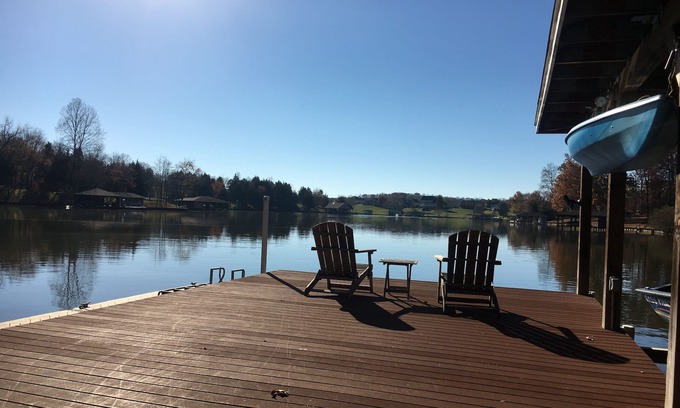 Livingston House | True tranquility at Lake Anna