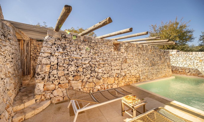 Locorotondo Cottage | Trullo Fortuna Pool Suite - Loco.