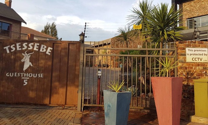 Langenhoven Park House | Tsessebe Guesthouse