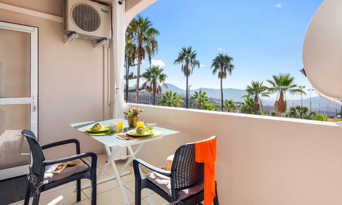 Chayofa Apartment | Tu Hogar en la Isla Accommodation with POOL!