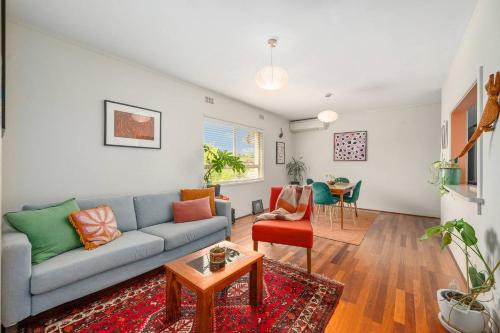 Beaconsfield Apartment | Tuart Treetop Escape - Vibrant Stay near South Beach