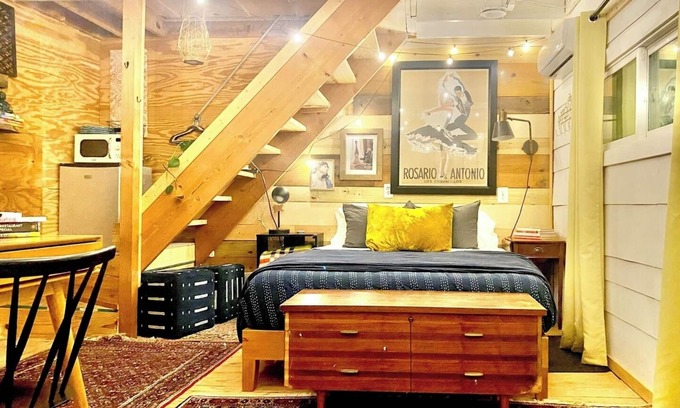 Govalle Cottage | Tucked Away Stay in East ATX