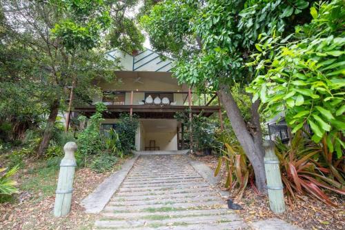Point Lookout House | Tuckeroo + sleeps 10 + central