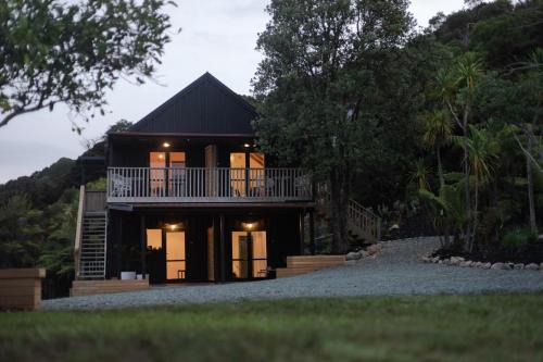 Mangawhai Apartment | Tui & Nikau Cabins