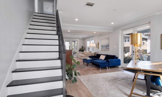 Freret House | Tulane Hip Uptown House by bars and restaurants off Freret