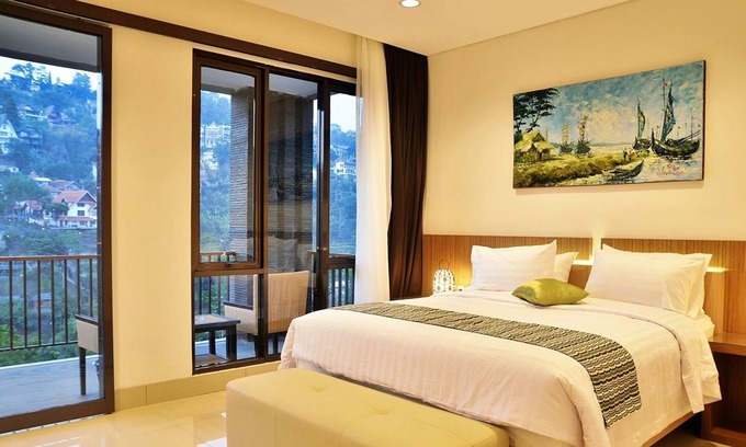 Bandung Villa | Tulip Hill View 6BR Villa with pool and movie room