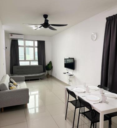 Bayan Lepas Apartment | TuR10-Oppesite Pisa Stadium-1min-FoodCourt-MiniMarket