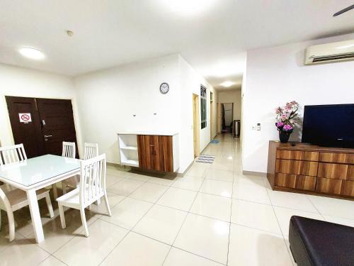 Bayan Lepas Apartment | TuR15 PisaStadium 9pax 4rooms PrivateHouse