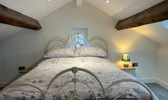 Macclesfield Apartment | Turquoise Apartments