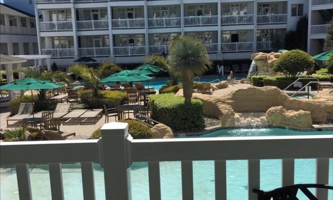Northeast Virginia Beach Resort | Turtle Cay - Key-West Style 2Bedrm 2.5bath Full Week Oceanview July 10-17