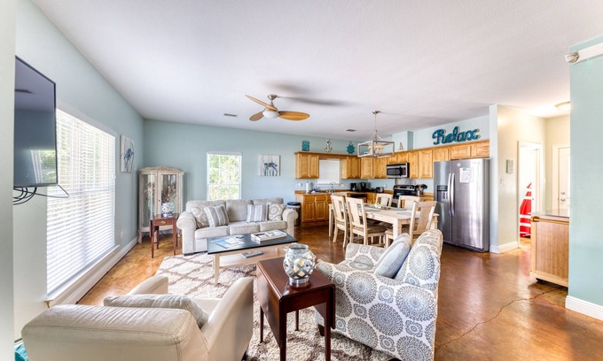 Biloxi House | Turtle Cove Cottage Downtown Ocean Springs! Golf Cart rental available!
