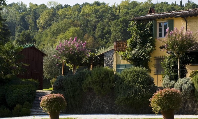 Montemagno Villa | Tuscan Villa with A/C, WIFI and private swimming pool