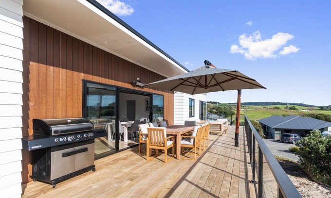 Ruakaka House | Tuturu Bliss - Ruakākā Holiday Home